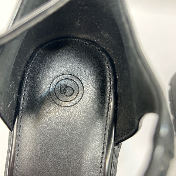 Urban Outfitters Black Patent Leather Wingtip Chunky Heel Mary Janes | Size 10 - Picture 10 of 12